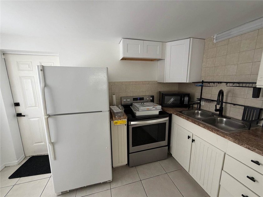 Under contract-accepting backup offers. Short Sale. Third Party - photo 9