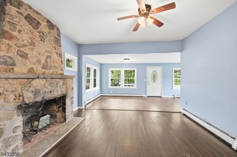 Charming House in Desirable Upper Greenwood Lake Community - photo 11