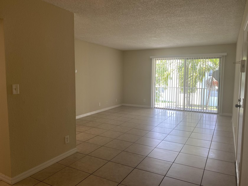 Calling INVESTORS - price to sell ! Bright and spacious 1 - photo 11