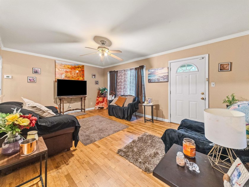 Nestled in a convenient Hot Springs location, this 3-bedroom, 1 - photo 13