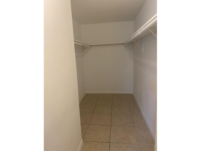 Calling INVESTORS - price to sell ! Bright and spacious 1 - photo 16