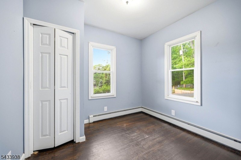 Charming House in Desirable Upper Greenwood Lake Community - photo 18
