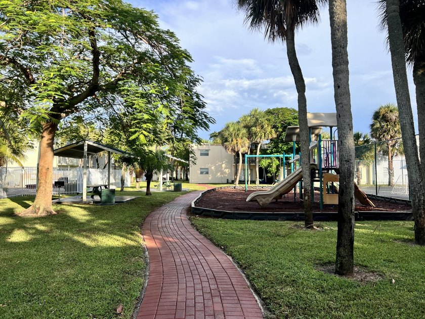 Calling INVESTORS - price to sell ! Bright and spacious 1 - photo 38