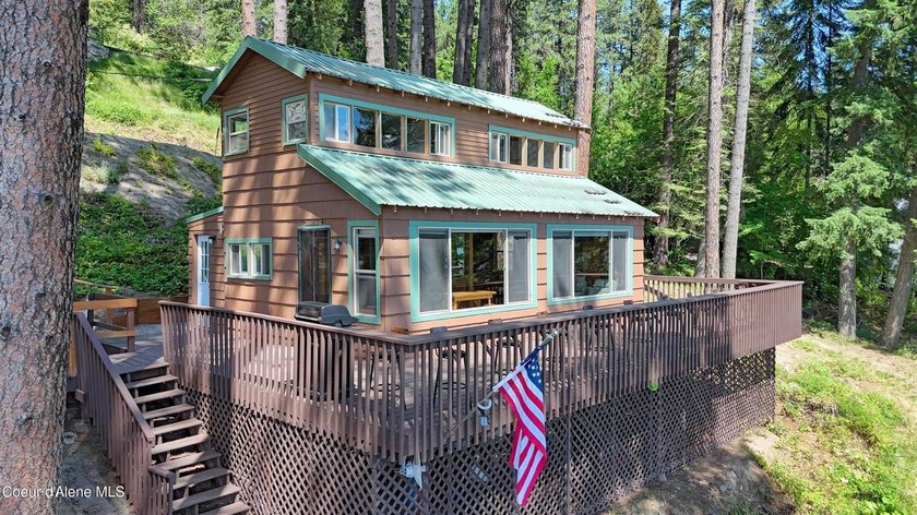 Over 200 feet of Hayden Lake frontage on the coveted close side - photo 4
