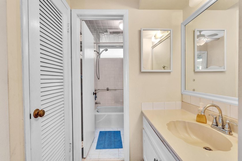 Welcome to this charming one-bedroom, one-bathroom condominium - photo 20