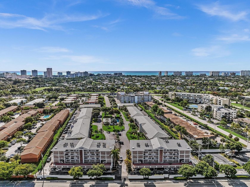 Welcome to this charming one-bedroom, one-bathroom condominium - photo 38