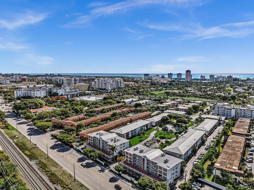 Welcome to this charming one-bedroom, one-bathroom condominium - photo 39