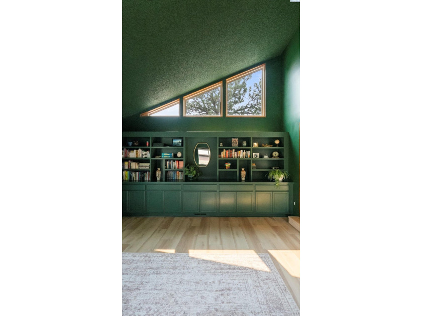 MLS# 294937 Modern lines. Mid-century vibes. A backyard you'll - photo 8