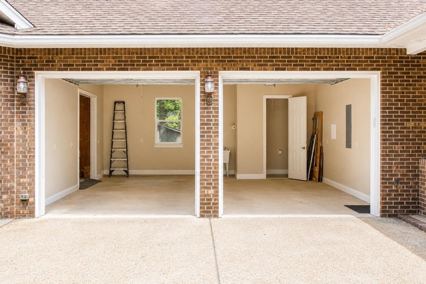 Custom-built home with flexible living space, oversized 3-car - photo 9
