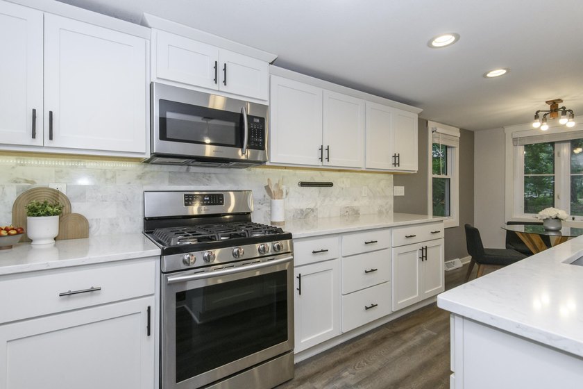 Charming remodeled 3BR/2BA Ranch w/ partially finished walkout - photo 12