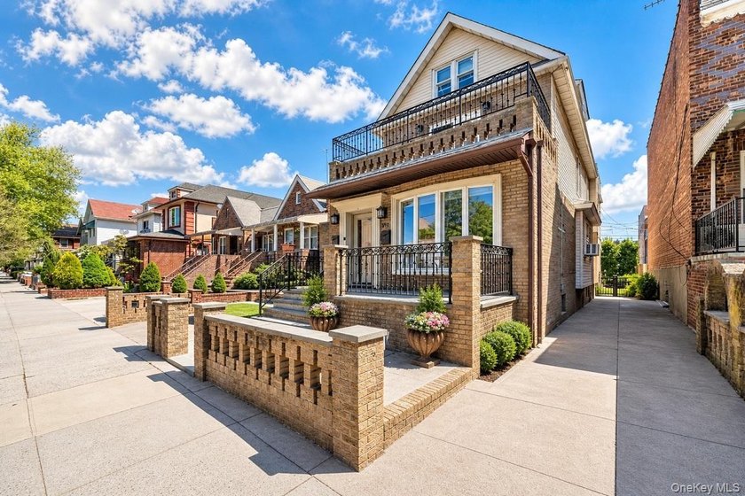 Welcome to a rare opportunity in the heart of Brooklyn, a fully - photo 3