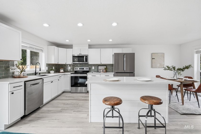 Welcome home to this beautifully updated mid-century home in one - photo 6