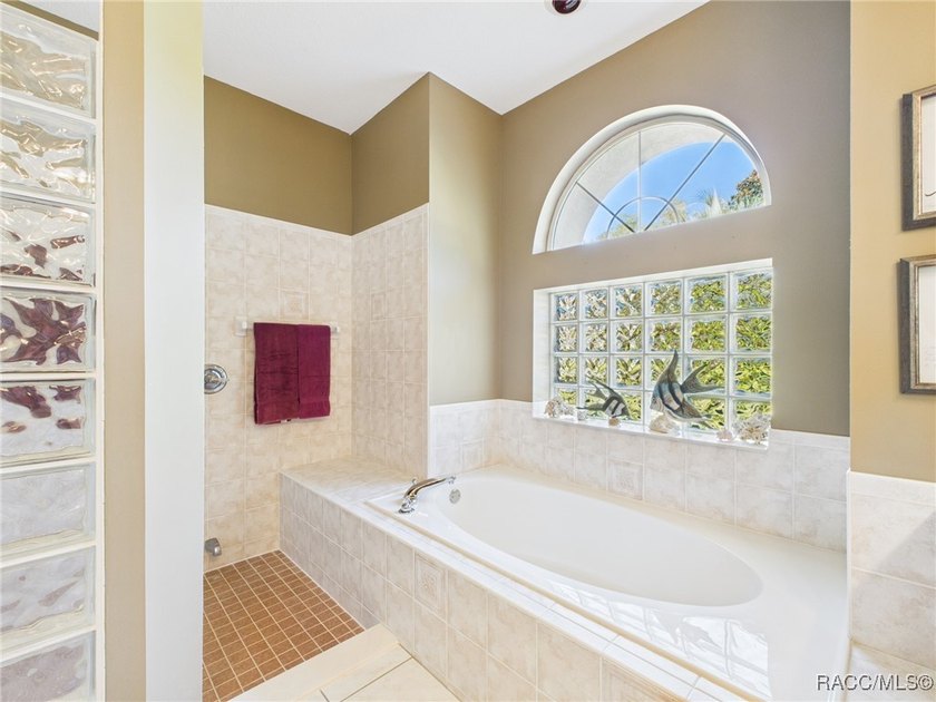 Beautiful Pool Home in Rainbow Springs Country Club Nestled in - photo 27