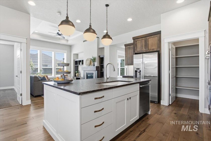The WINTER SUNSET floorplan by Brighton is a beautifully - photo 7