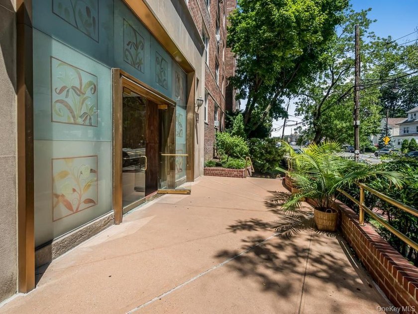 Welcome to 5601 Riverdale Ave #unit 3R. This beautiful move-in - photo 14
