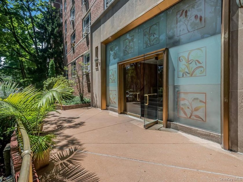 Welcome to 5601 Riverdale Ave #unit 3R. This beautiful move-in - photo 15
