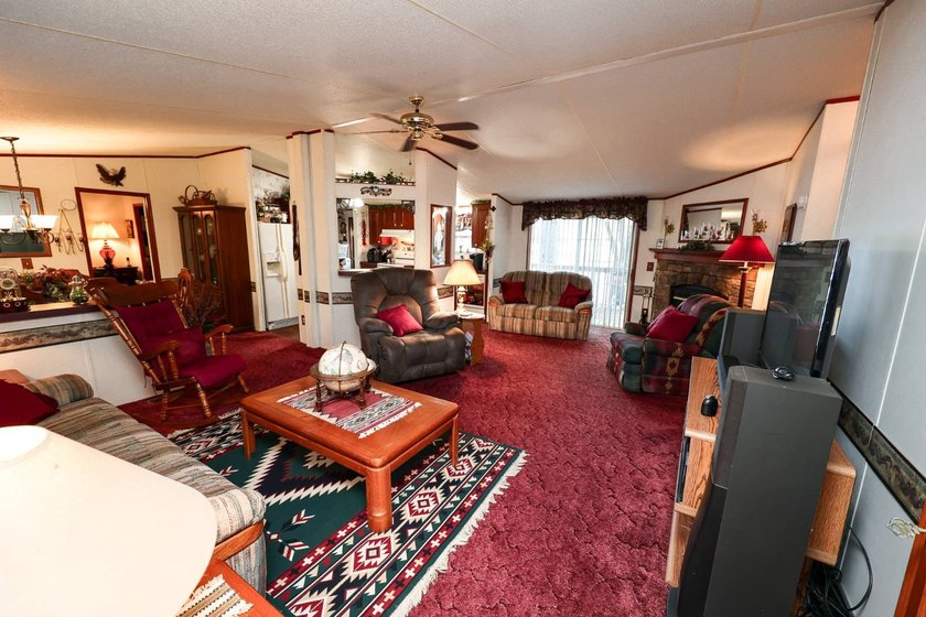This Online Auction starts ending Tuesday, May 19th at 6pm CST - photo 16