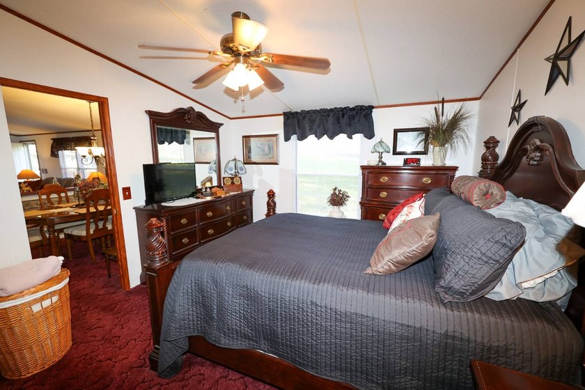 This Online Auction starts ending Tuesday, May 19th at 6pm CST - photo 27