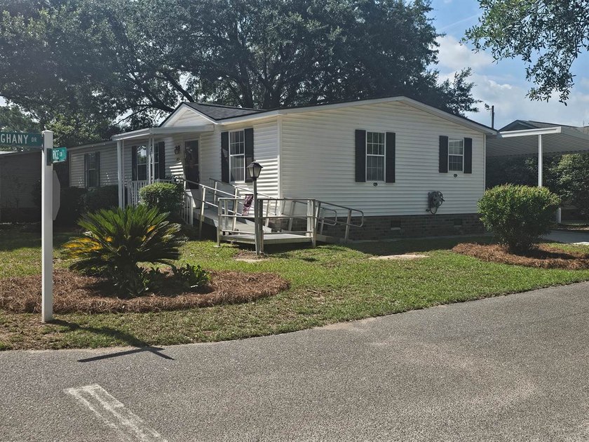 Fantastic two bedroom two bath 1344sq ft home located in - photo 2