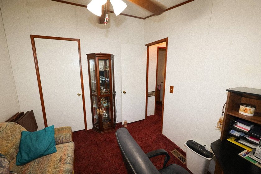 This Online Auction starts ending Tuesday, May 19th at 6pm CST - photo 34