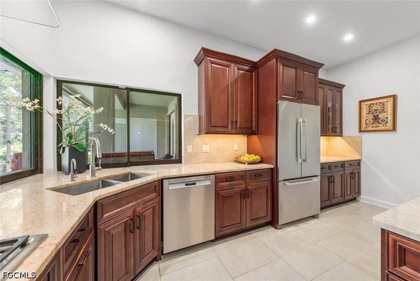 This custom contemporary classic is a truly remarkable offering - photo 35