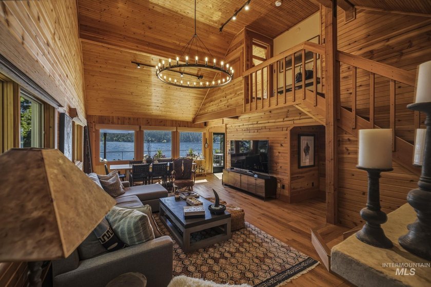 Welcome to an extraordinary opportunity on the shores of Payette - photo 10