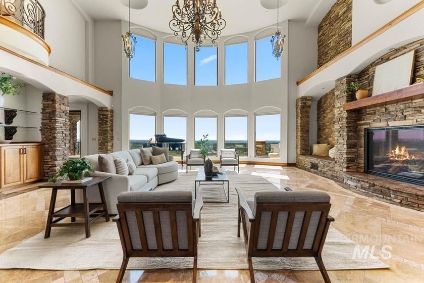 Commanding European estate from one of Boise's most spectacular - photo 4