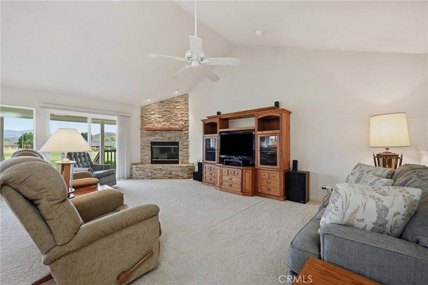 Meticulously maintained and beautifully landscaped, this - photo 10