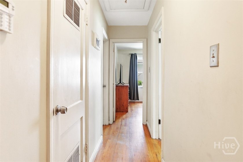 Charming 3-bedroom, 2-bath bungalow in a highly desirable - photo 14