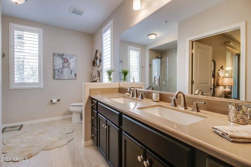 Welcome to your dream home! This remarkable 3-bedroom, 2-bath - photo 18