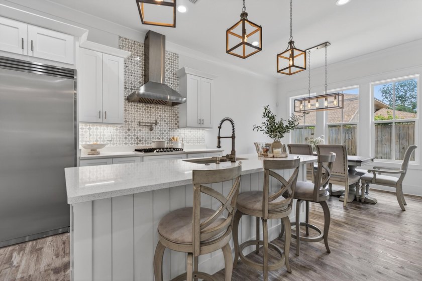 Built in 2021 by renowned local builder Damian Curtis, this 2 - photo 24