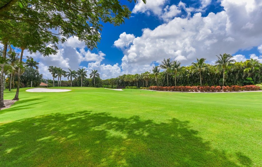 This exceptional and fully renovated one-story 5-bedroom, 5-bath - photo 32