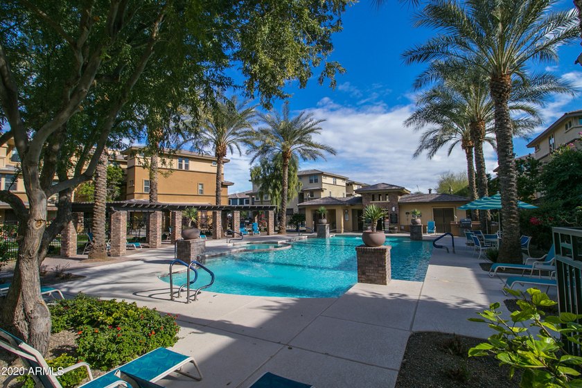 Welcome to your dream home! This remarkable 3-bedroom, 2-bath - photo 34