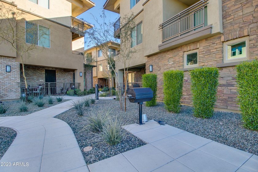 Welcome to your dream home! This remarkable 3-bedroom, 2-bath - photo 38