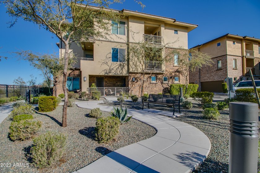 Welcome to your dream home! This remarkable 3-bedroom, 2-bath - photo 41