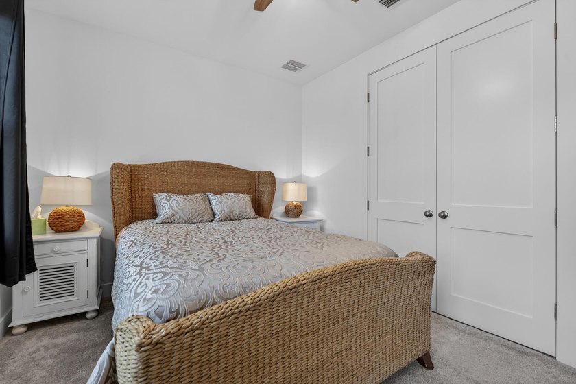 Built in 2021 by renowned local builder Damian Curtis, this 2 - photo 48