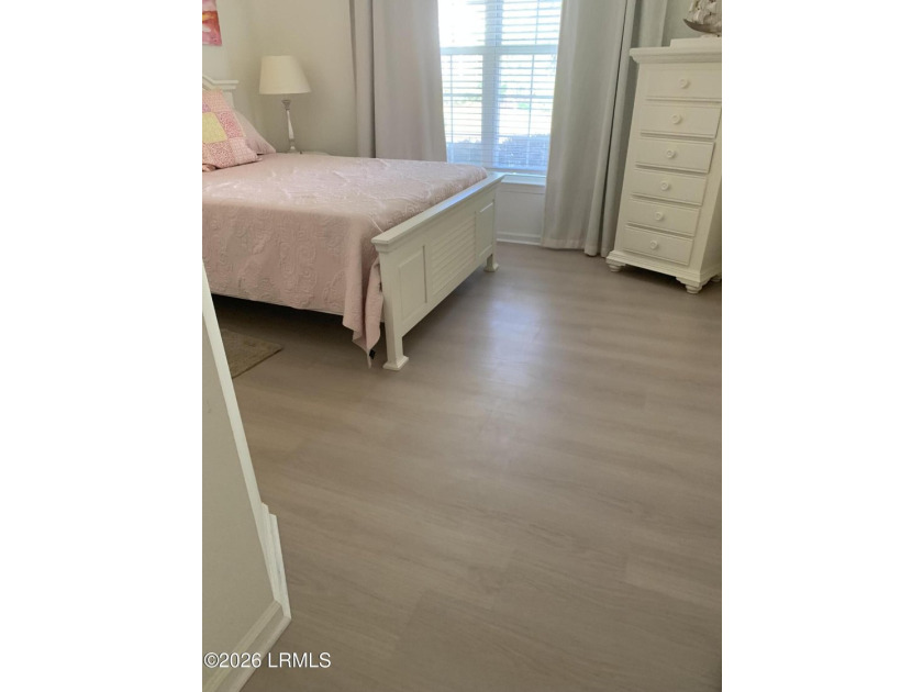 ***Brand new LVP Throughout*** Beautifully maintained Wren Villa - photo 10