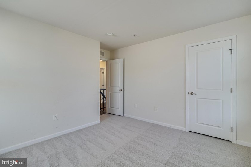 $10,000 Closing Credit w/ acceptable offer. Why wait for new - photo 11