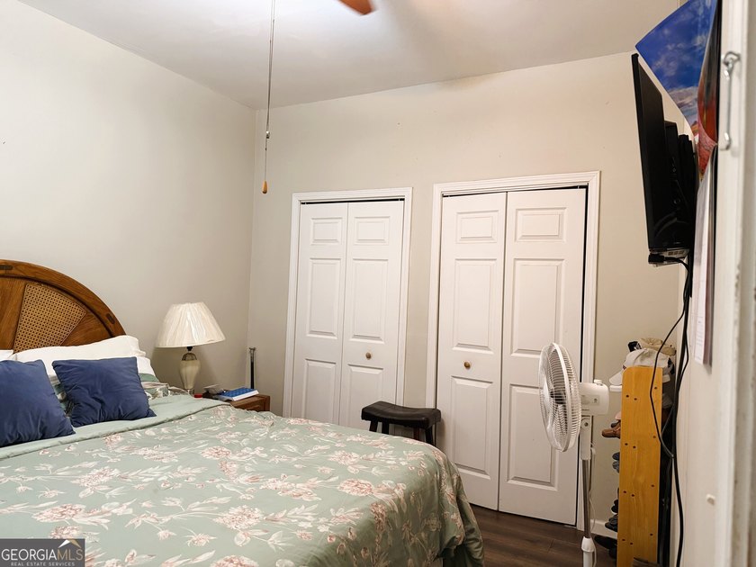 CHARMING TWO-BEDROOM EFFICIENCY COTTAGE TUCKED AWAY ON OVER A - photo 14