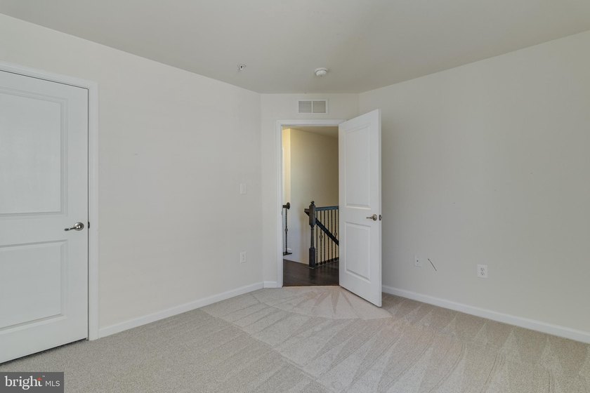 $10,000 Closing Credit w/ acceptable offer. Why wait for new - photo 15