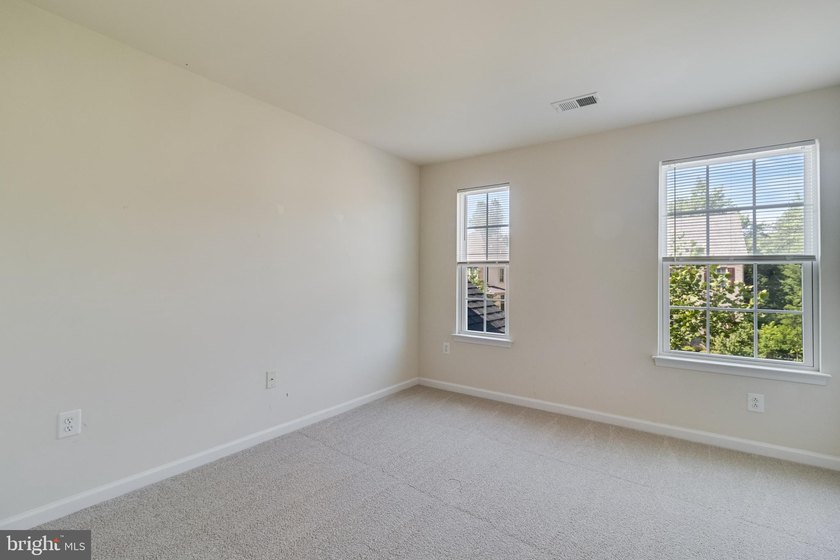 $10,000 Closing Credit w/ acceptable offer. Why wait for new - photo 17