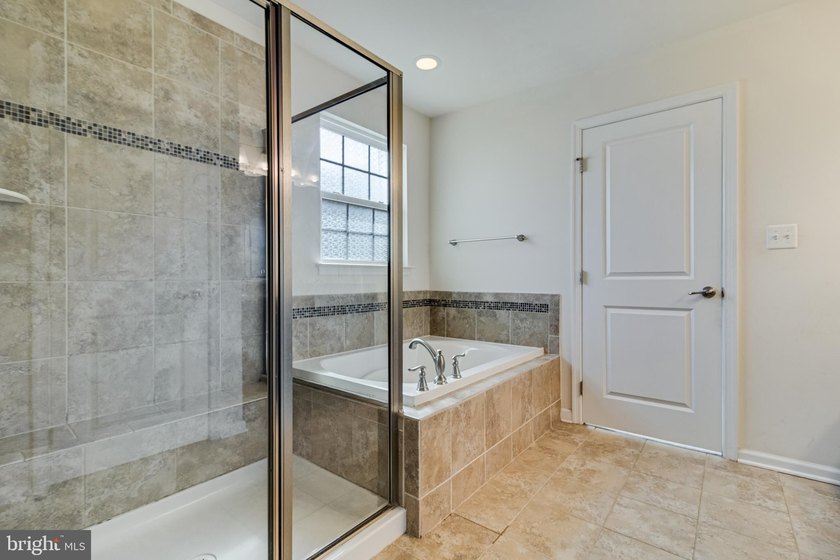 $10,000 Closing Credit w/ acceptable offer. Why wait for new - photo 25