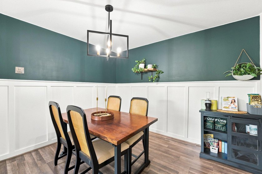 Welcome to this bright and inviting 1-bedroom, 1-bath top-floor - photo 10