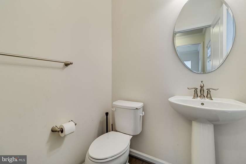 $10,000 Closing Credit w/ acceptable offer. Why wait for new - photo 36