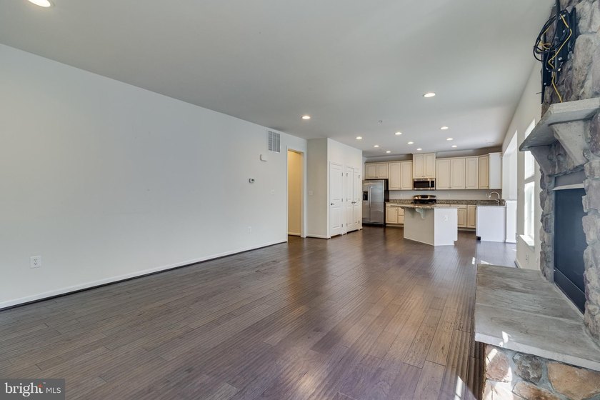 $10,000 Closing Credit w/ acceptable offer. Why wait for new - photo 39