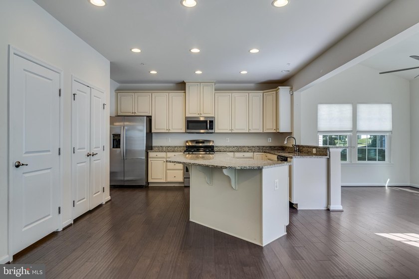 $10,000 Closing Credit w/ acceptable offer. Why wait for new - photo 42