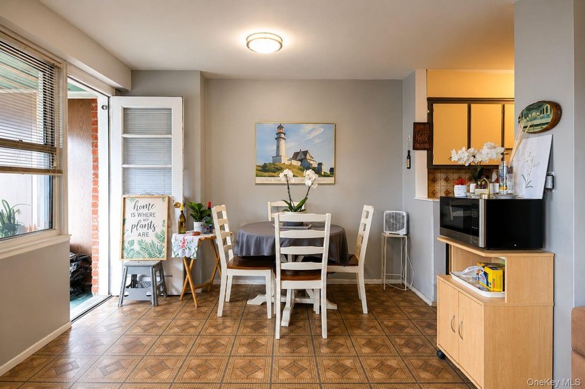 A rare chance to own in the heart of Flushing is here! This two - photo 13