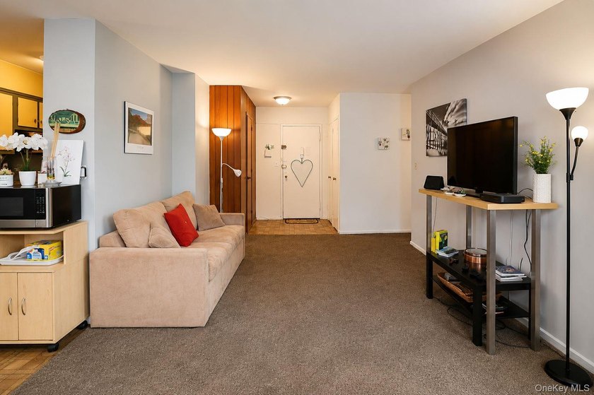 A rare chance to own in the heart of Flushing is here! This two - photo 17