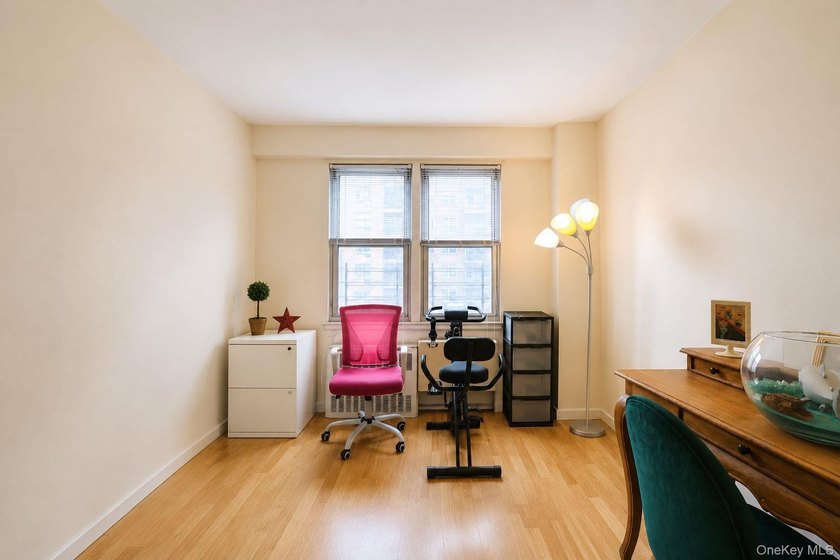 A rare chance to own in the heart of Flushing is here! This two - photo 27