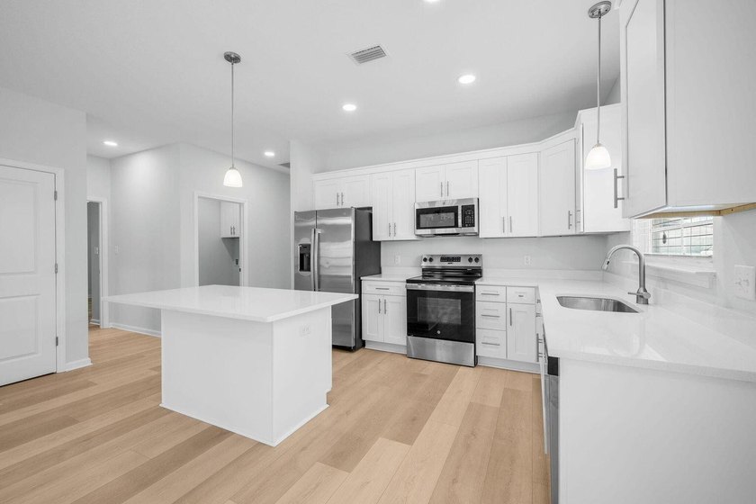 $5,000 closing cost credit with preferred lender &amp; title + - photo 2